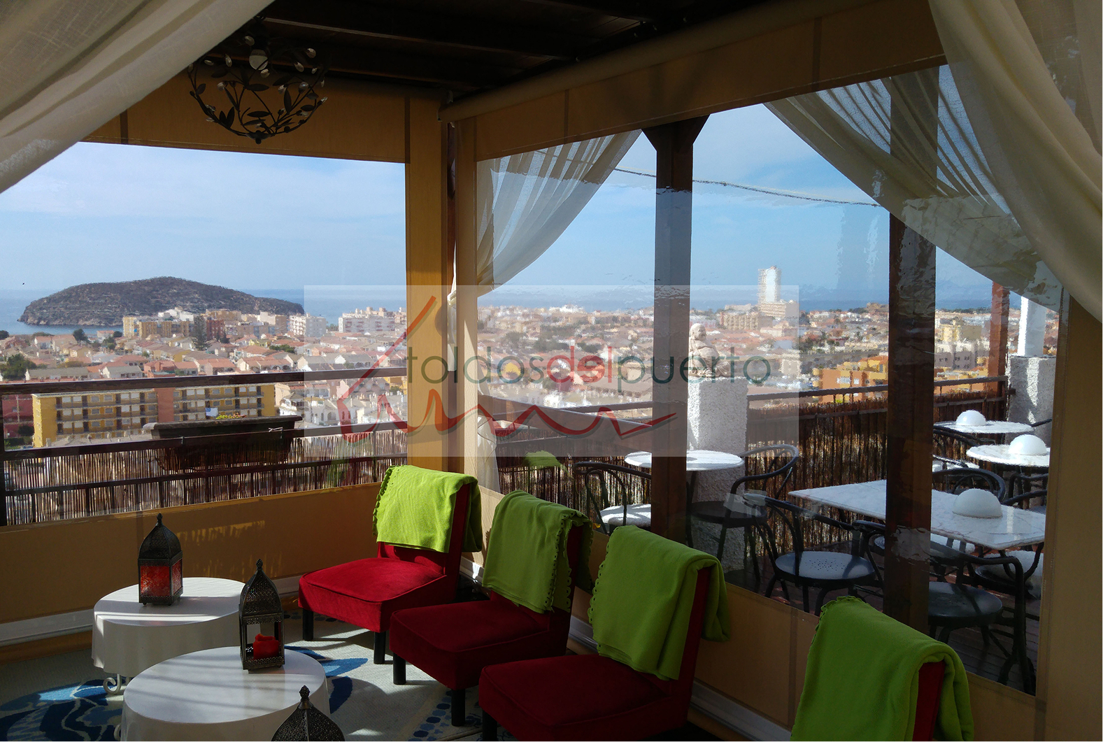 Toldo cortavientos con ventana Puerto de Mazarrón