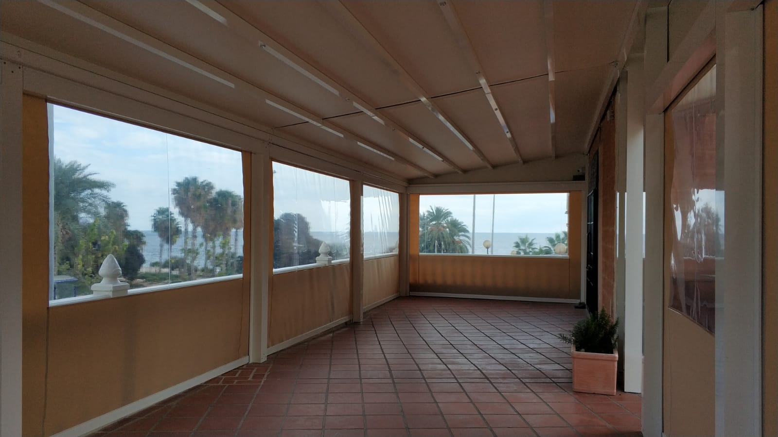 Pérgola Imperial Doble con cerramiento de toldos verticales - El Alamillo - Puerto de Mazarrón